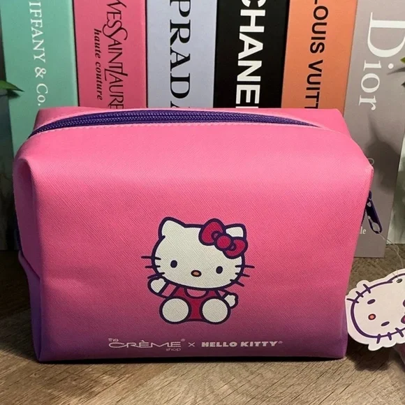 💗 Hello Kitty Pink Makeup Bag by The Crème Shop - Picture 7 of 7